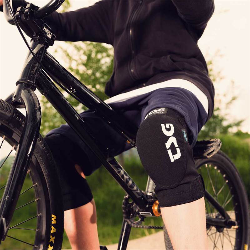 TSG Youth Kneeguard Escape Pads-3